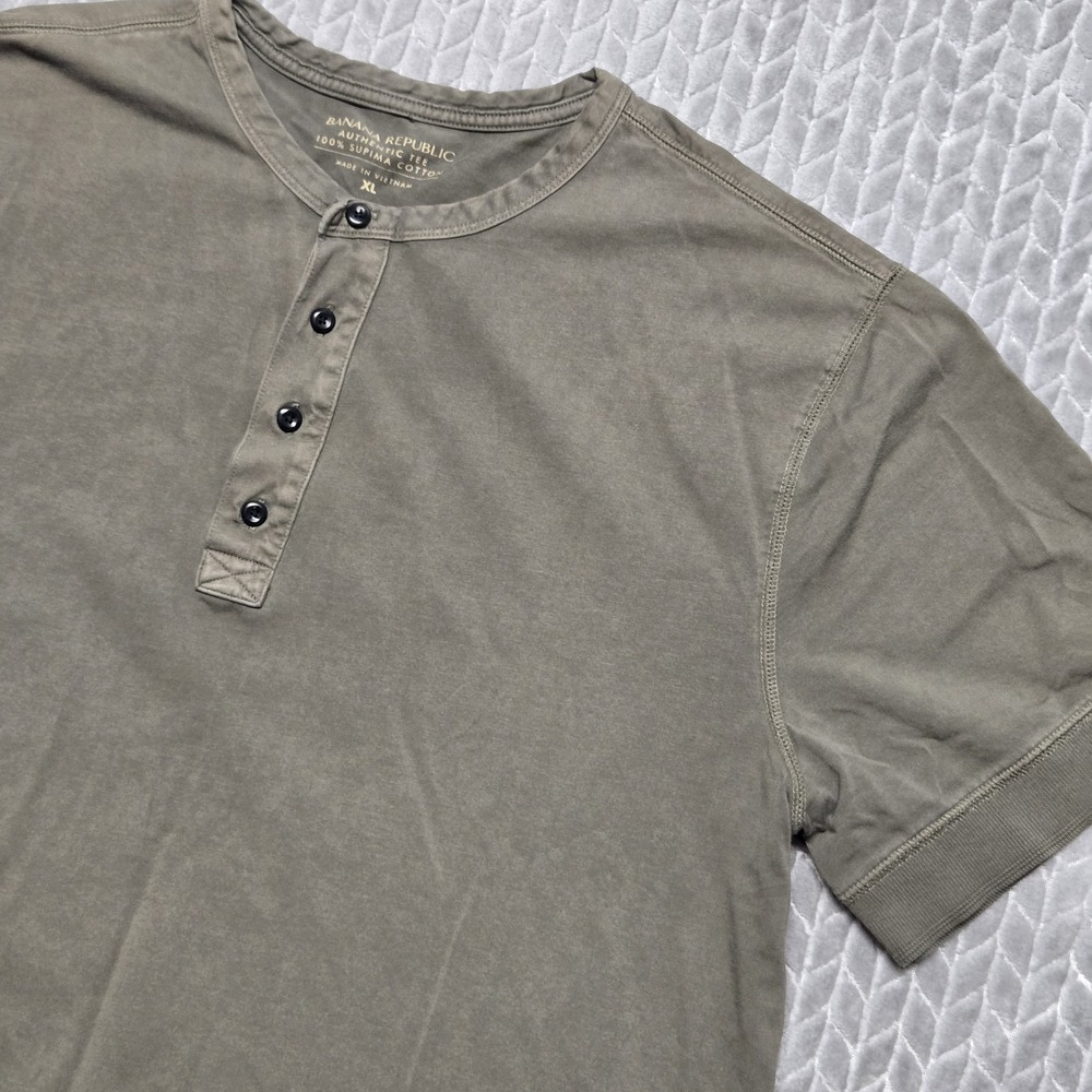 Banana Republic Mens Short Sleeve Henley Shirt Size XL Olive Green Supima Cotton